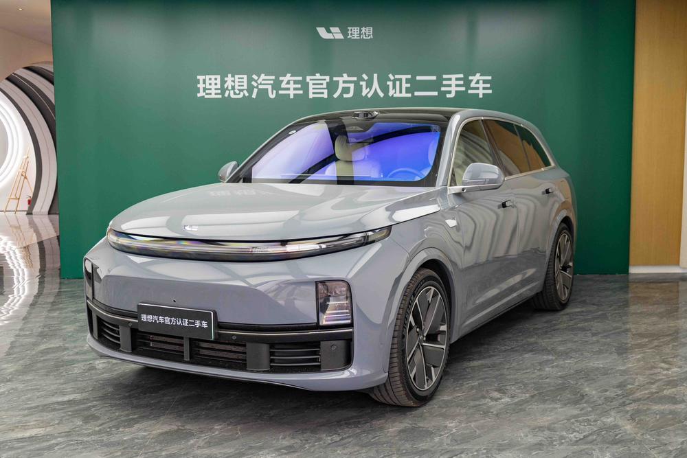 Li L7 2025 Li L7 2025 car image