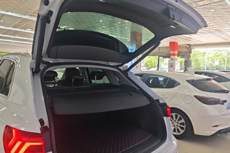 Audi Q3 2019 #21 Audi Q3 2019 car image #21