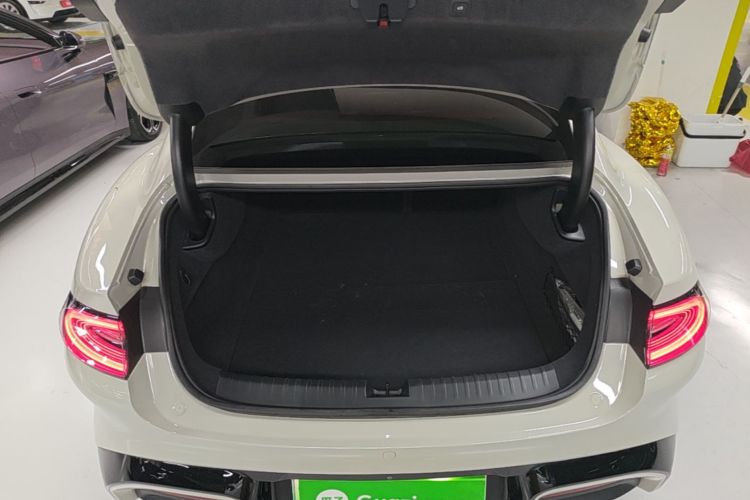 MI SU7 2025 immagine di auto #21