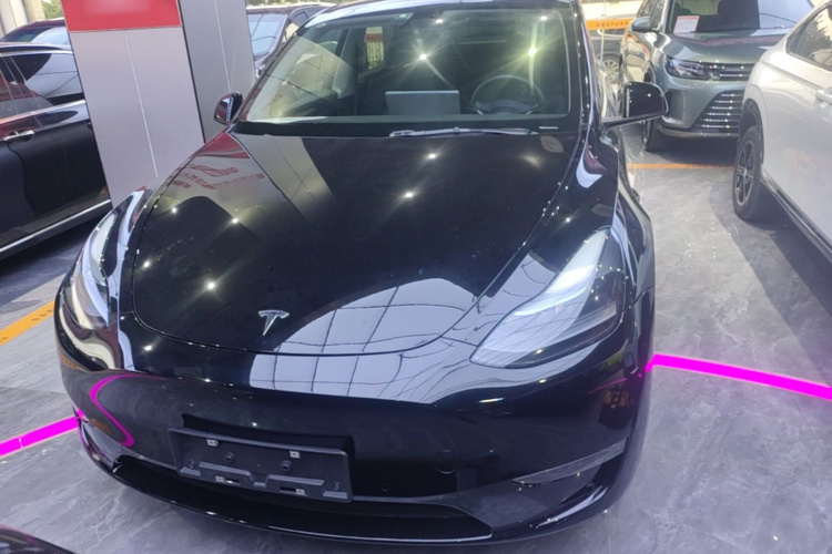 Tesla Model Y 2022 #3 Tesla Model Y 2022 car image #3
