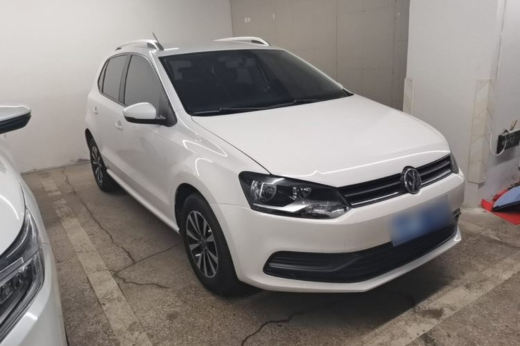 Volkswagen Polo 2015 #4 Volkswagen Polo 2015 car image #4