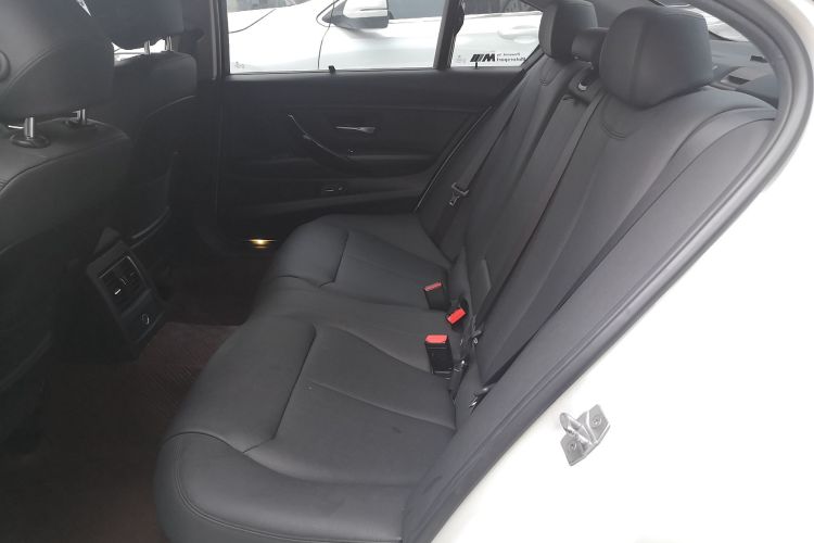 BMW 3 Series 2017 #17 BMW 3 Series 2017 car image #17