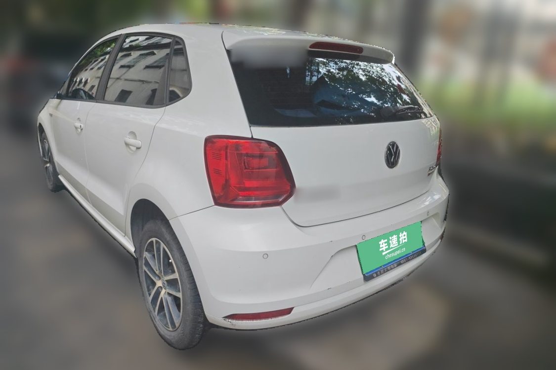 Volkswagen Polo 2014 car image #3
