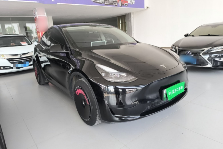 Tesla Model Y 2023 car image #4