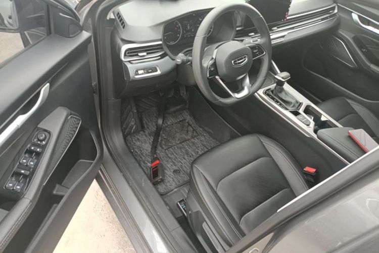 2023 car image #16