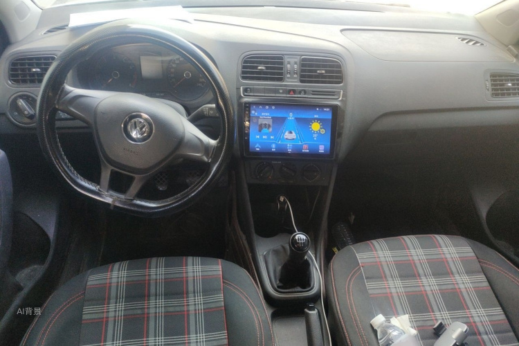 Volkswagen Polo 2018 car image #11