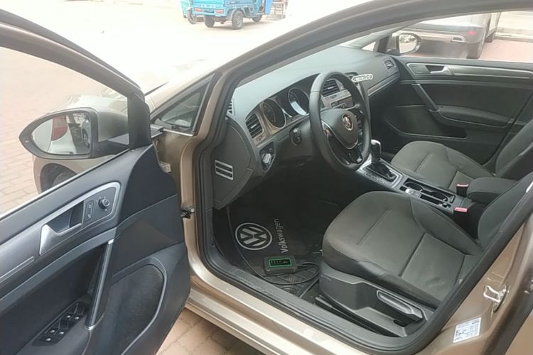 Volkswagen Golf 2016 car image #16