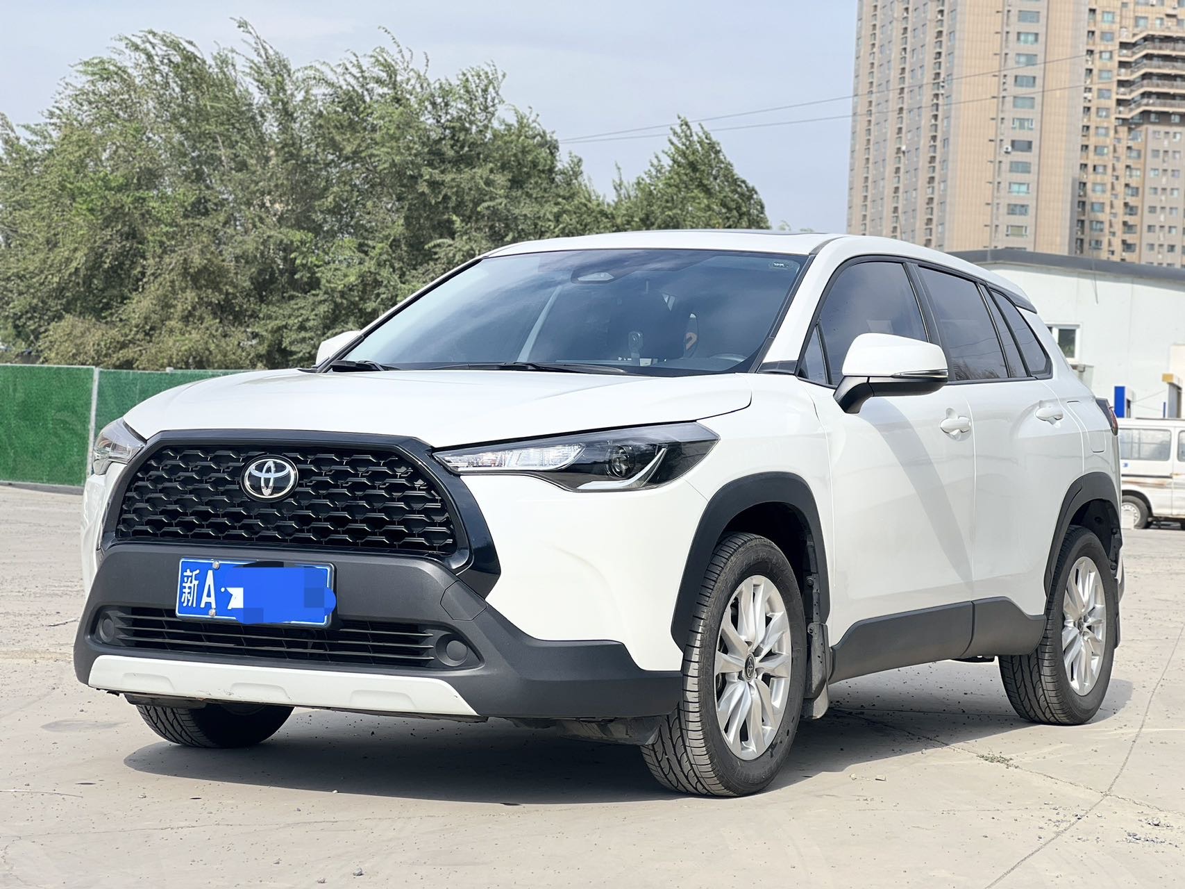 Toyota Corolla Cross 2023 صورة سيارة #2