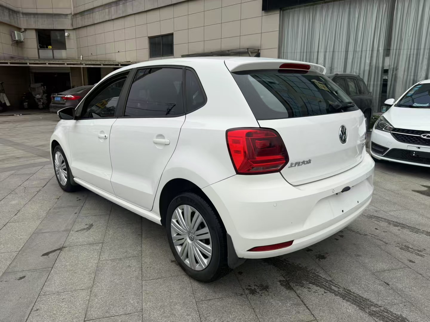 Volkswagen Polo 2019 car image #8