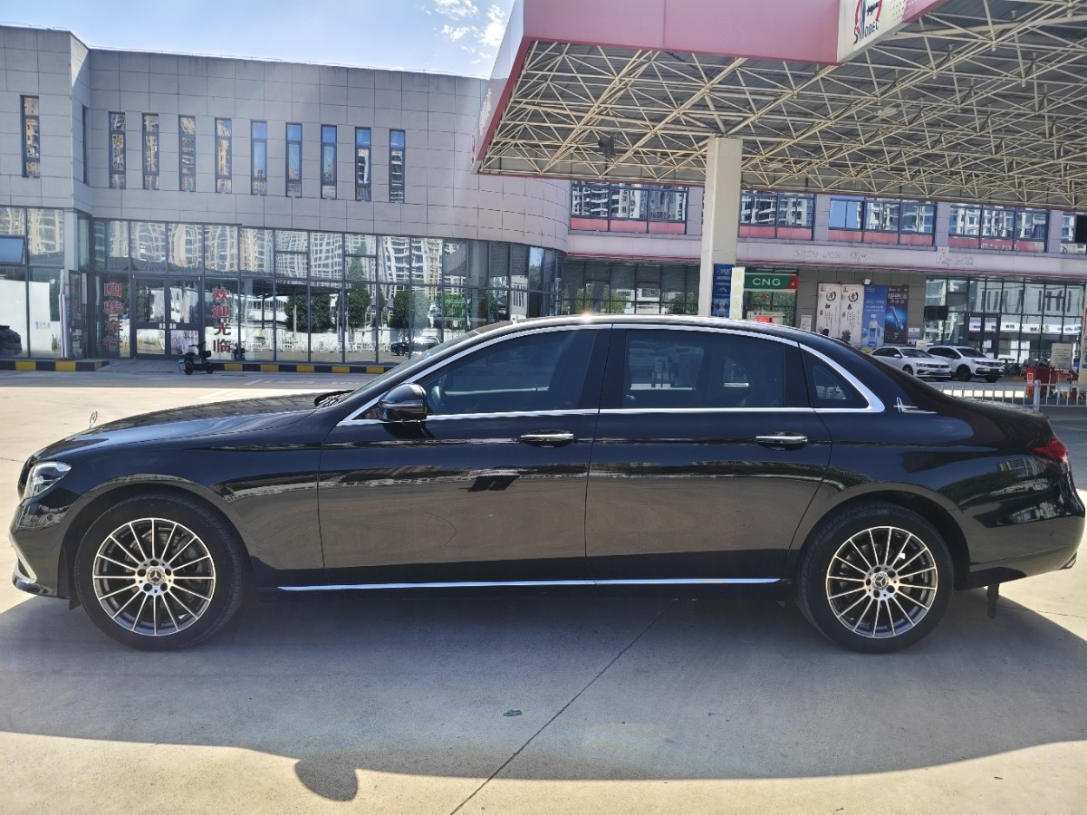 Mercedes-Benz E Class 2024 car image #3