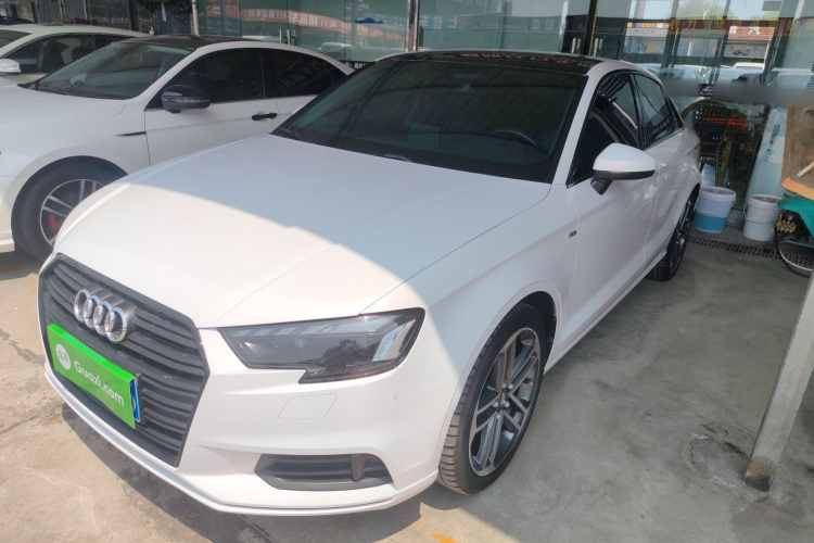 Audi A3 2018 car image #2