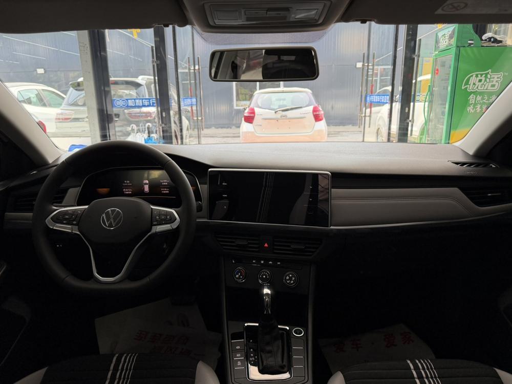 Volkswagen Bora 2024 immagine di auto #9