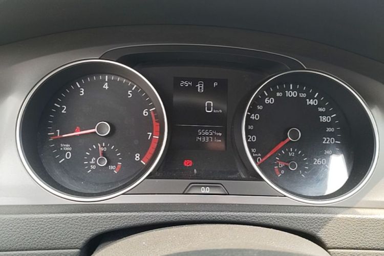 Volkswagen Golf 2015 car image #13