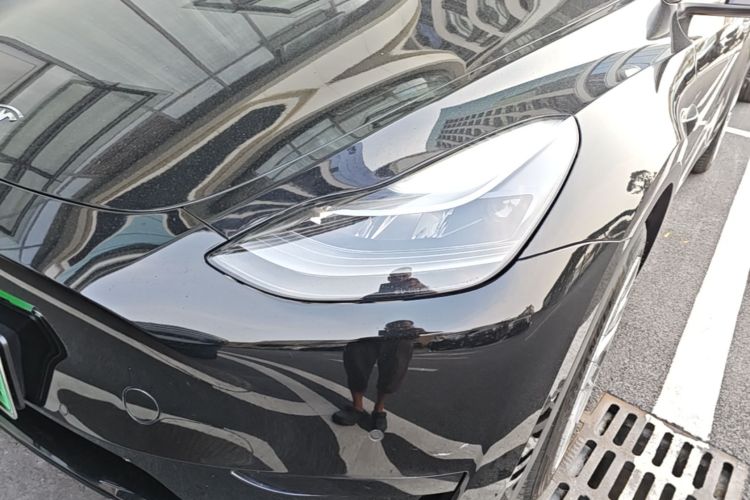 Tesla Model Y 2022 immagine di auto #23