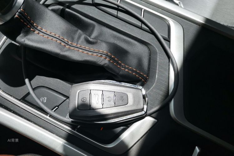 GEELY Vision X6 2020 immagine di auto #10