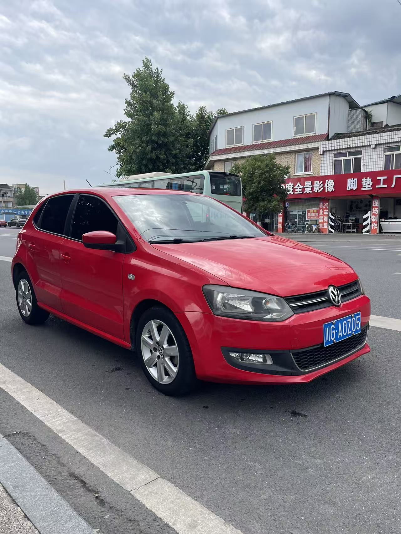 Volkswagen Polo 2012 car image #2