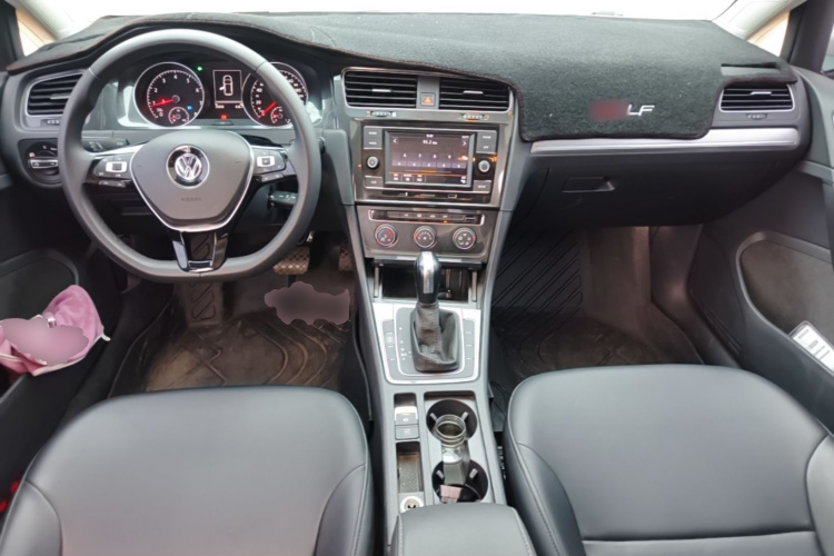 Volkswagen Golf 2018 car image #10