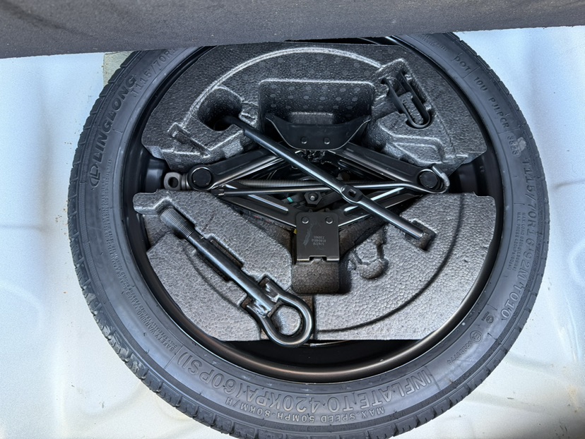 GEELY Emgrand 2024 car image #17