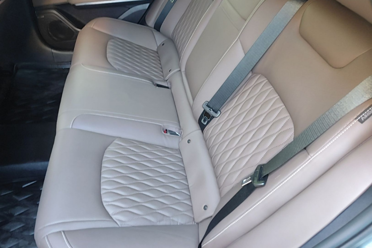 BYD Han 2023 car image #17