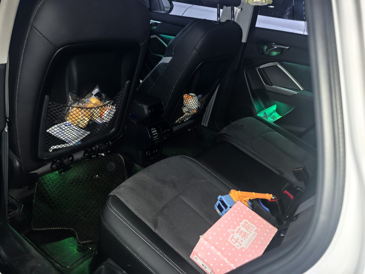 Audi Q3 2023 car image #4
