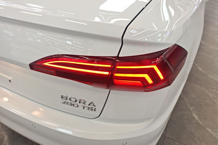 Volkswagen Bora 2022 car image #8