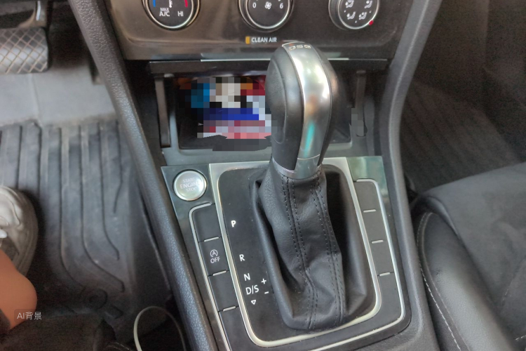 Volkswagen Golf 2019 car image #16
