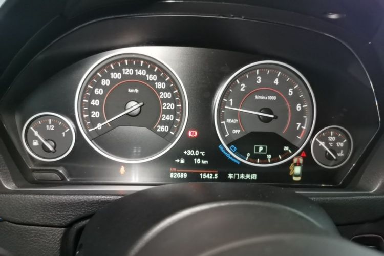 BMW 3 Series 2019 car image #12