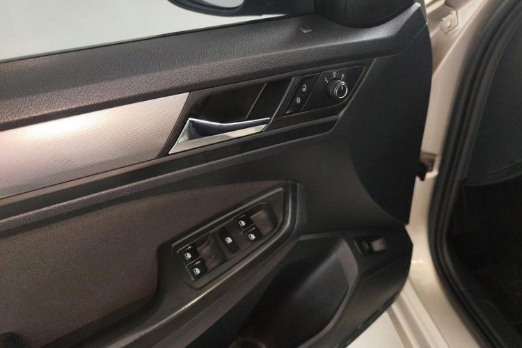 Volkswagen Bora 2022 car image #18