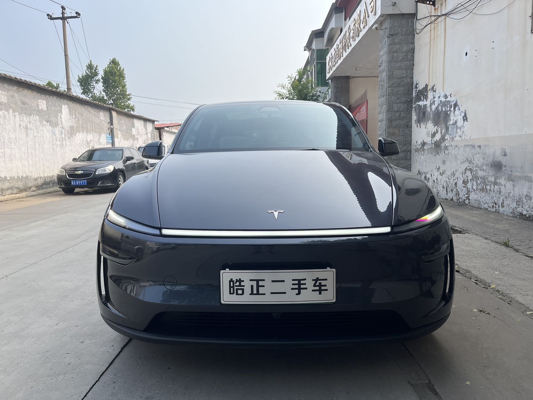 Tesla Model Y 2025 #3 Tesla Model Y 2025 car image #3