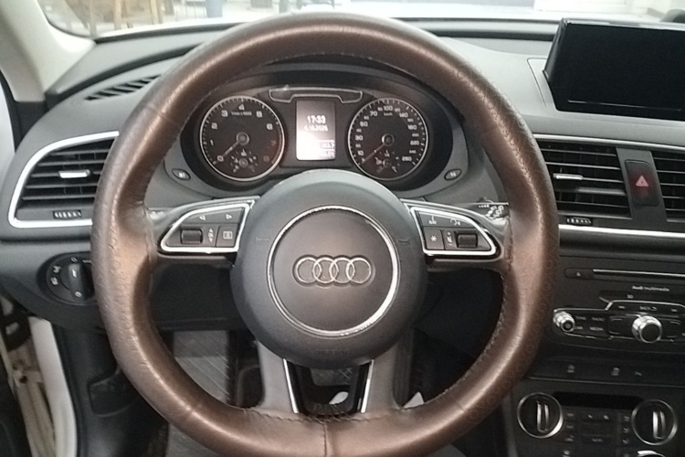Audi Q3 2018 #11 Audi Q3 2018 car image #11