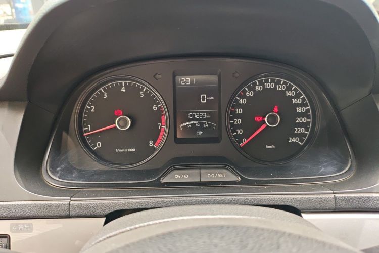 Volkswagen Lavida 2015 car image #13