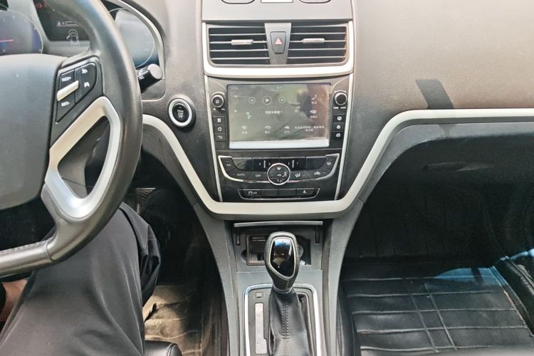 GEELY Emgrand 2016 car image #13