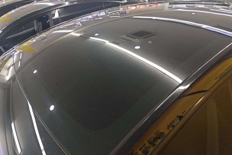 Tesla Model Y 2023 car image #25