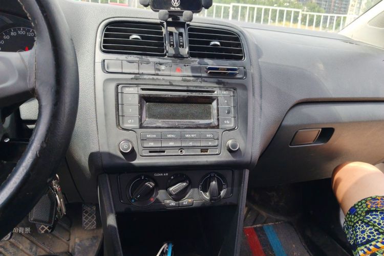 Volkswagen Polo 2016 car image #15