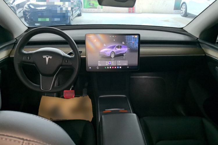 Tesla Model Y 2023 صورة سيارة #11