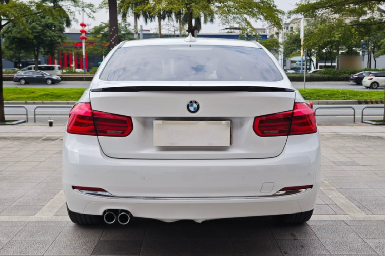 BMW 3 Series 2017 #12 BMW 3 Series 2017 car image #12