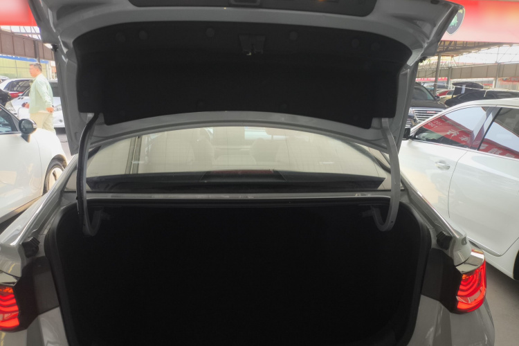 GEELY Emgrand L HiP 2022 изображение автомобиля #19