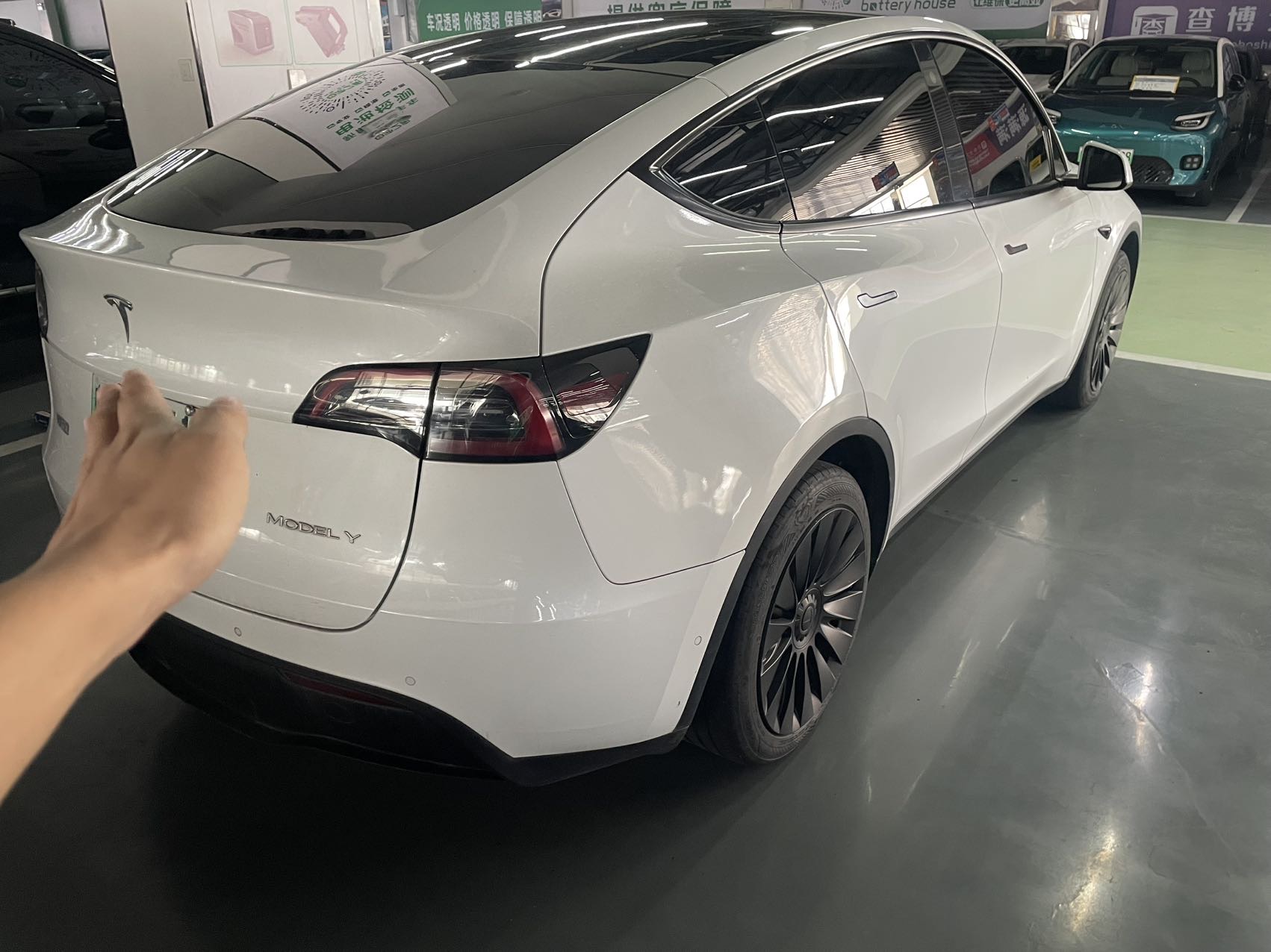 Tesla Model Y 2023 car image #5
