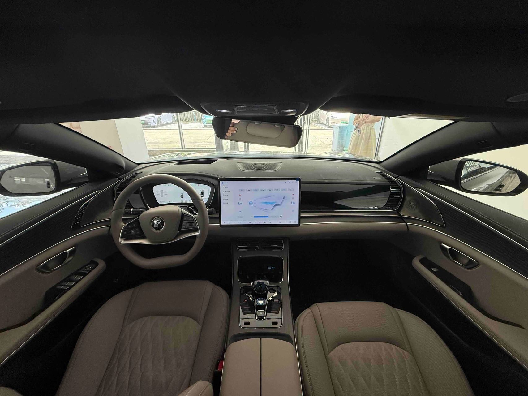 BYD Han 2025 car image #6