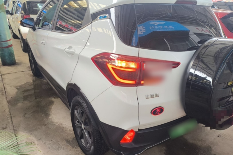 BYD Yuan New Energy 2019 #5 BYD Yuan New Energy 2019 car image #5