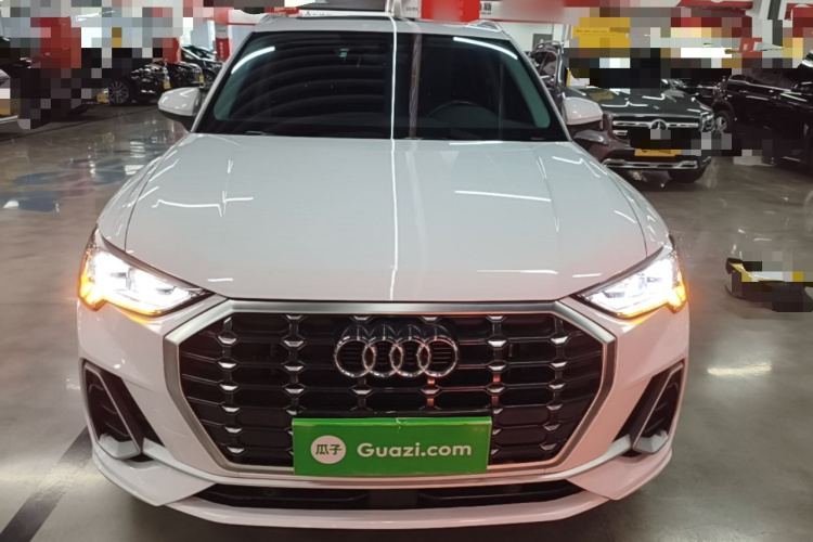 Audi Q3 2022 car image #3