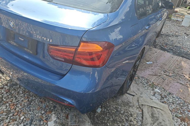 BMW 3 Series 2019 صورة سيارة #8