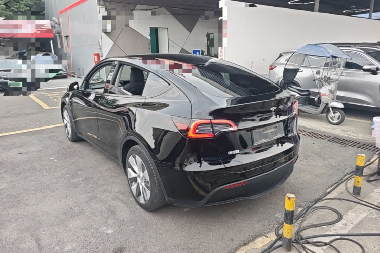 Tesla Model Y 2021 #5 Tesla Model Y 2021 car image #5