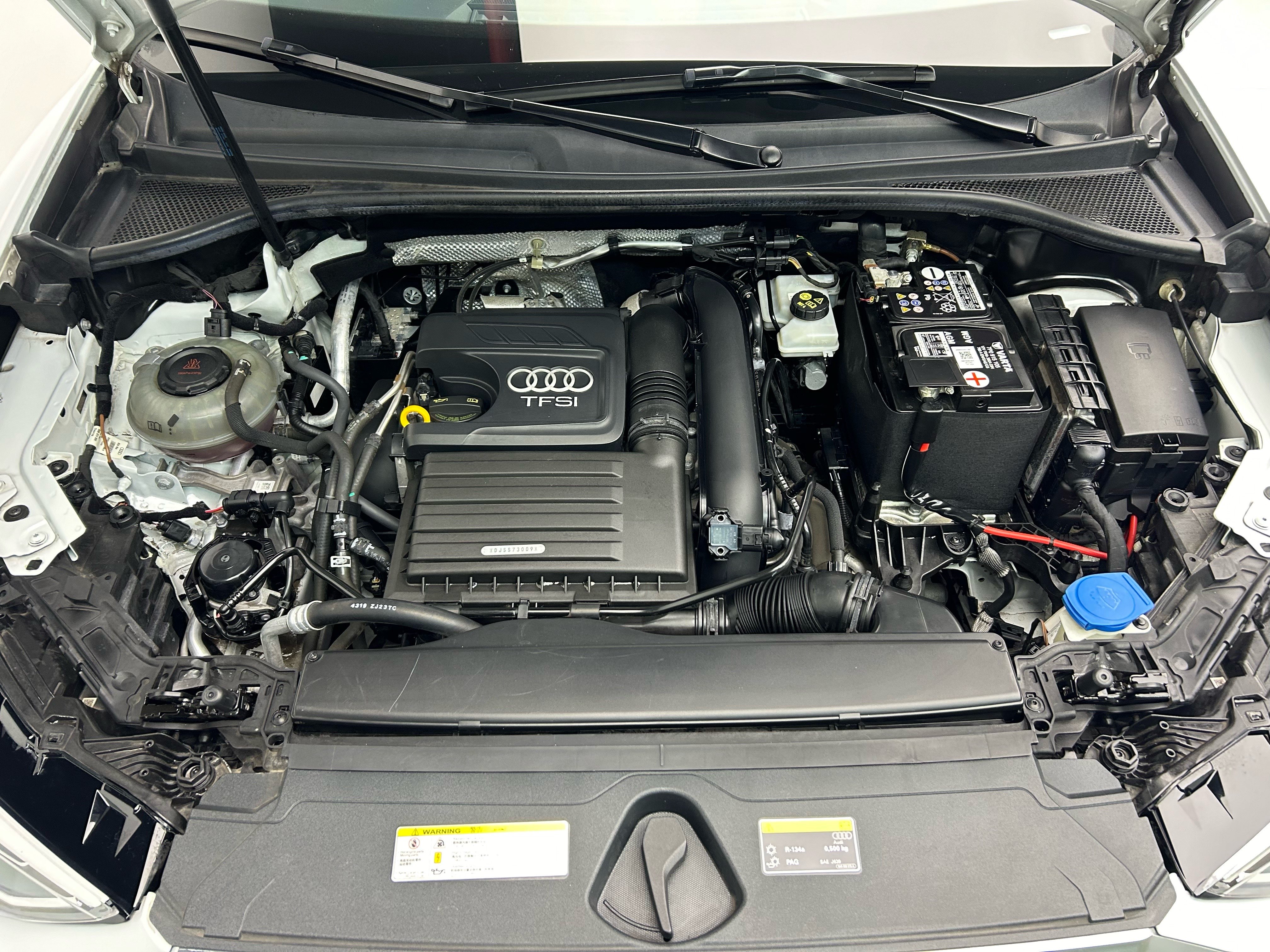 Audi Q3 2020 car image #12