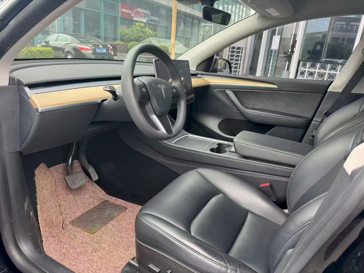 Tesla Model Y 2022 car image #4