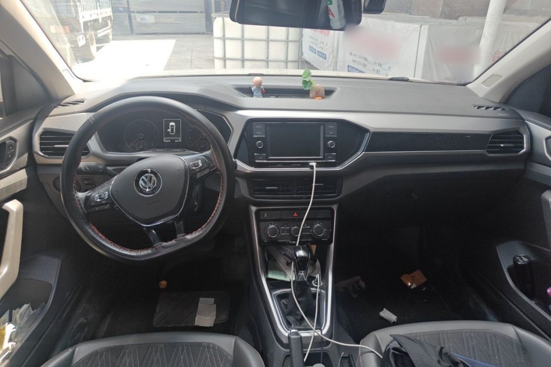 Volkswagen T-Cross 2019 #21 Volkswagen T-Cross 2019 car image #21