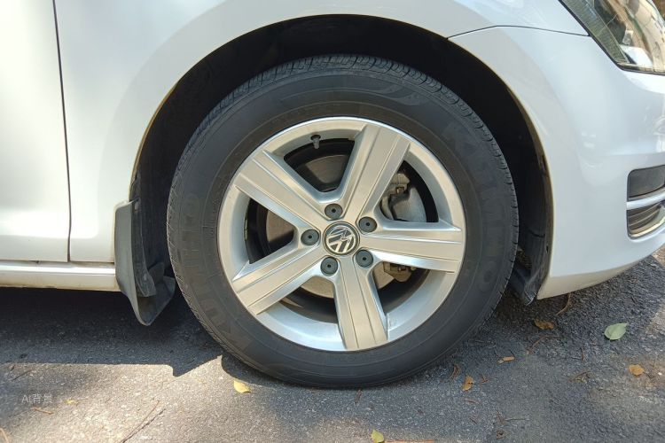 Volkswagen Golf 2017 car image #9