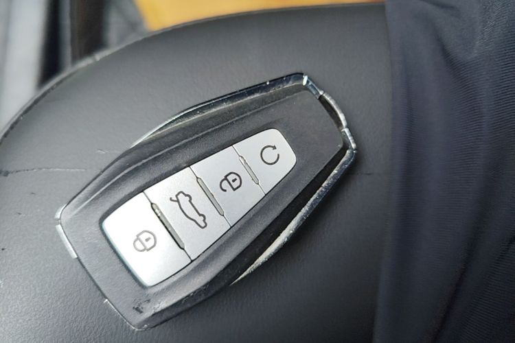 GEELY Emgrand GS 2019 car image #9