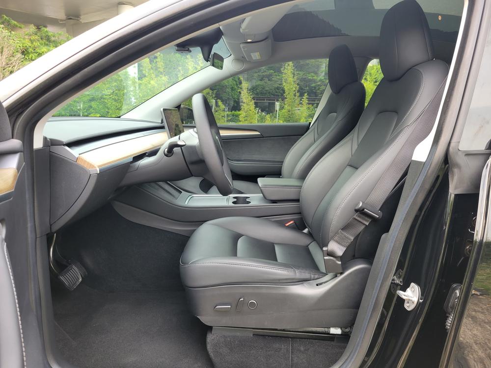 Tesla Model Y 2023 #20 Tesla Model Y 2023 car image #20