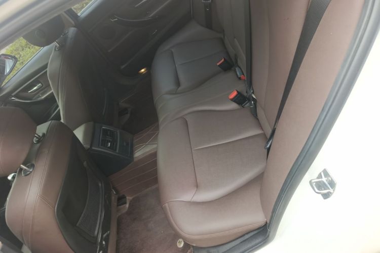 BMW 3 Series 2018 #17 BMW 3 Series 2018 car image #17
